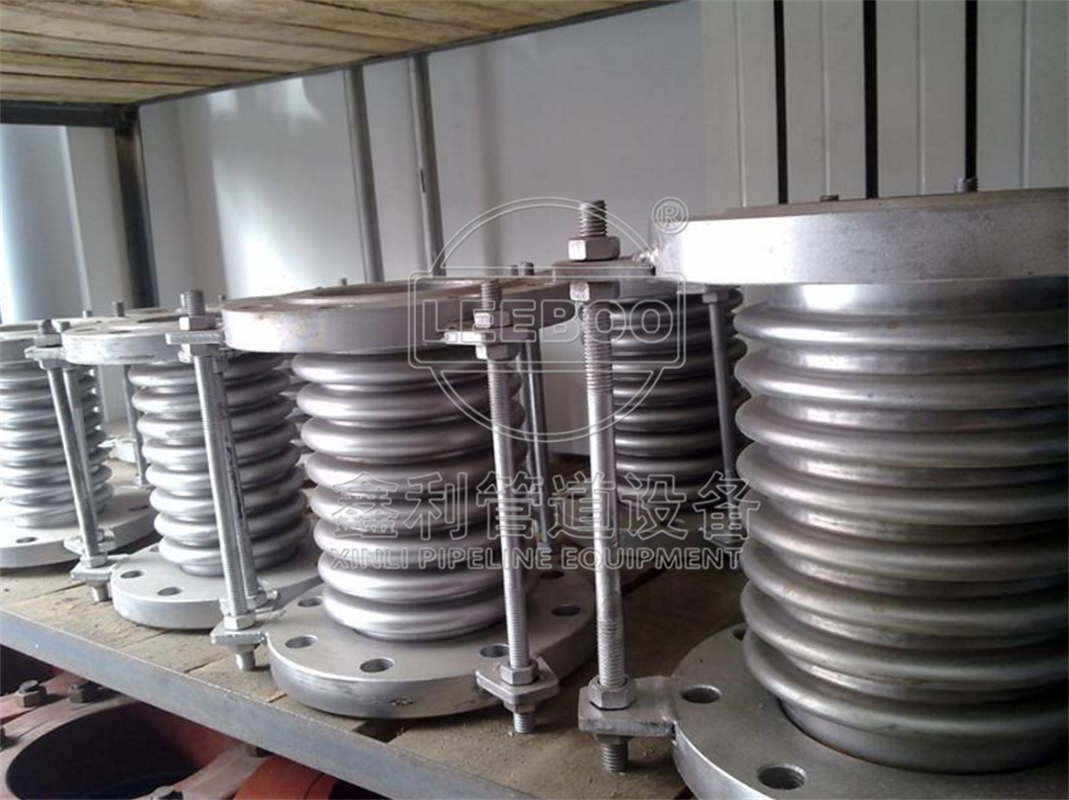 金屬補(bǔ)償器與非金屬補(bǔ)償器的區(qū)別