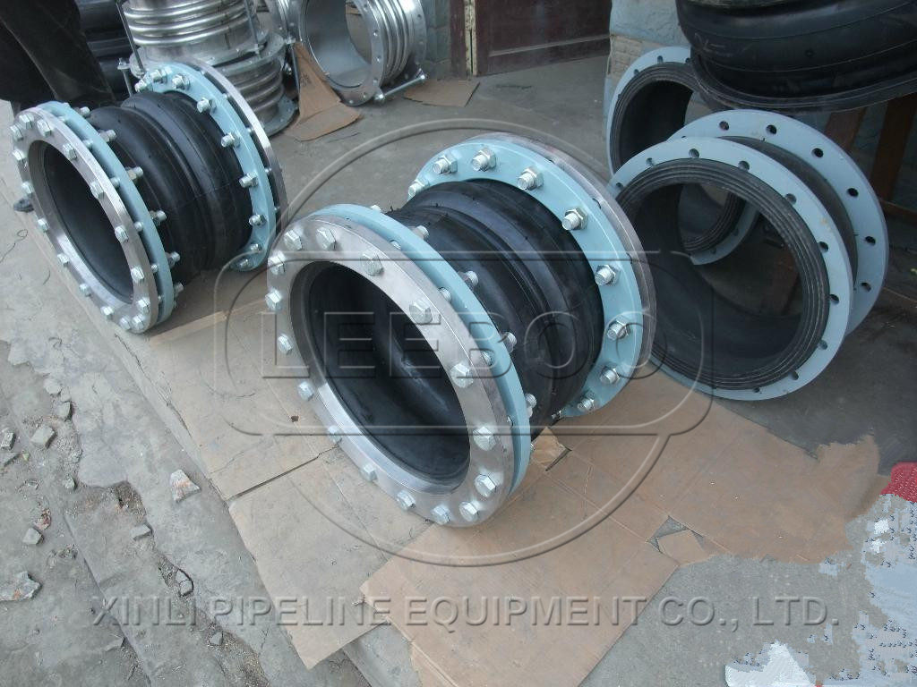 香港機場赤鱲角<a href=http://www.xinligd.com target=_blank class=infotextkey>橡膠接頭</a>生產(chǎn)車間